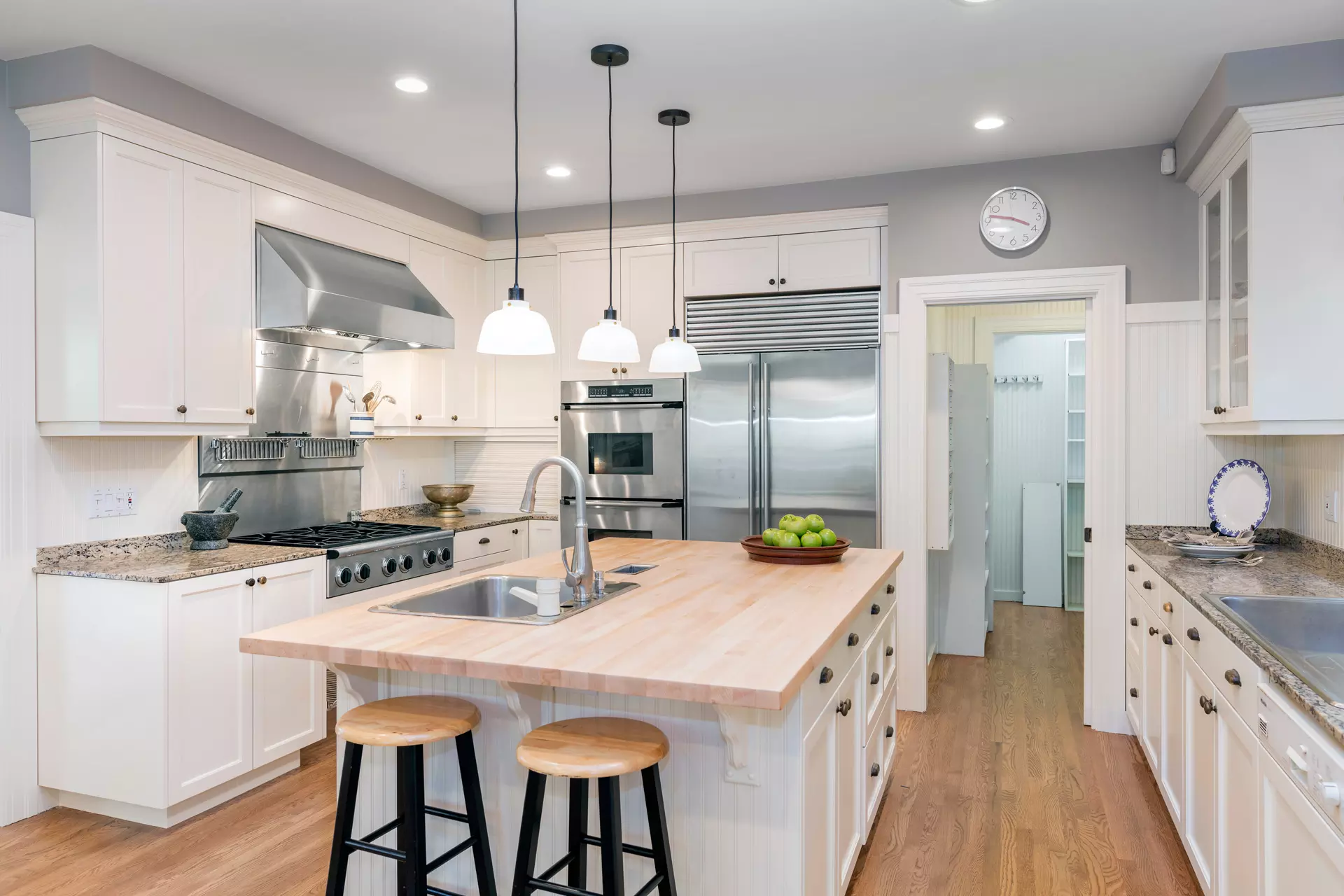 The Benefits of Hiring a Professional Countertop Contractor for Your Home Renovation